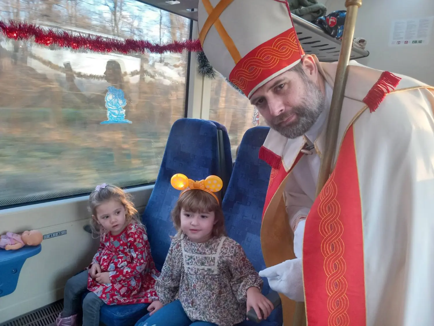 vlakic, Sveti nikola, Podjela darova na vlakiću 2024 (12)