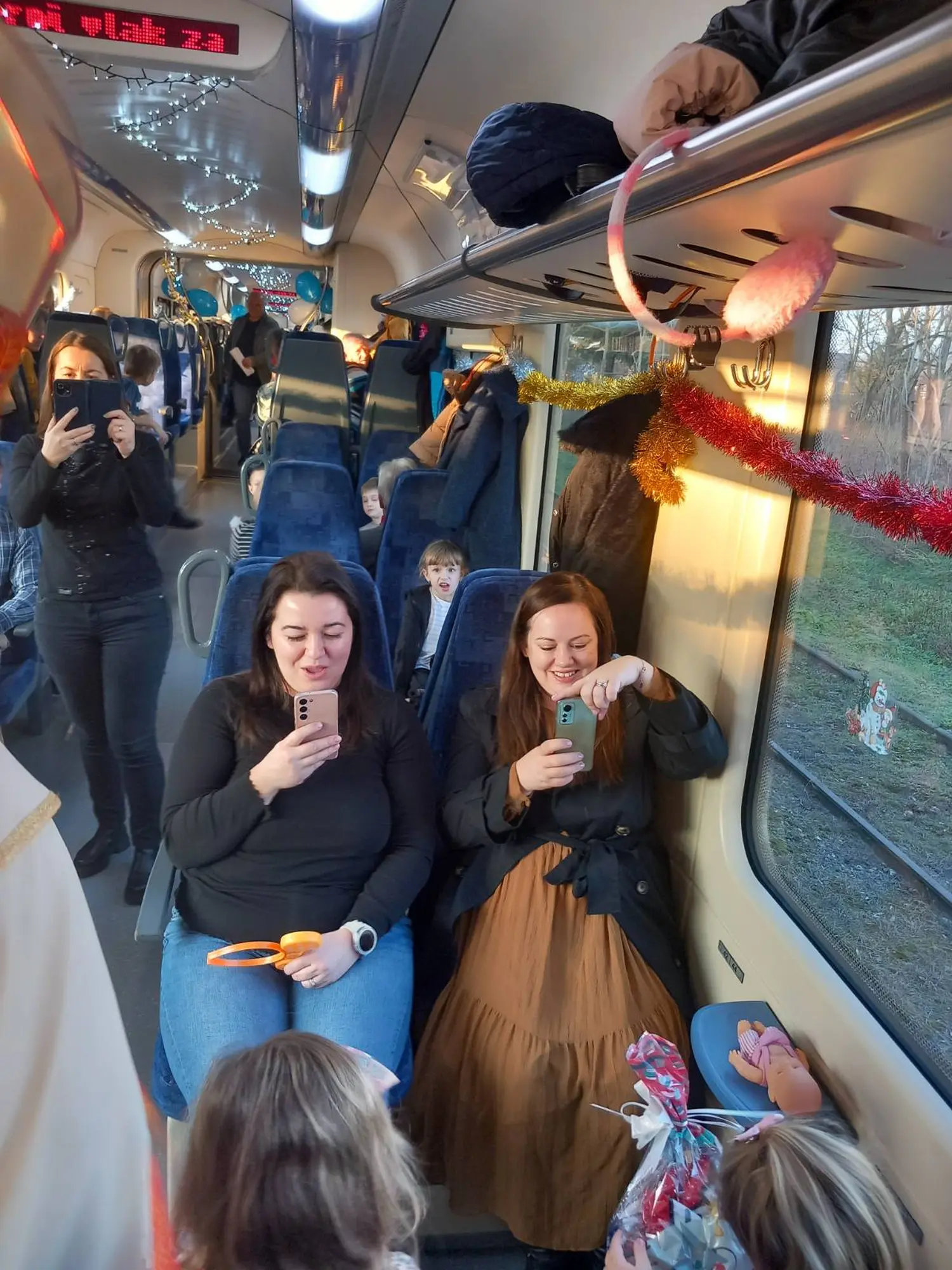 vlakic, Sveti nikola, Podjela darova na vlakiću 2024 (4)