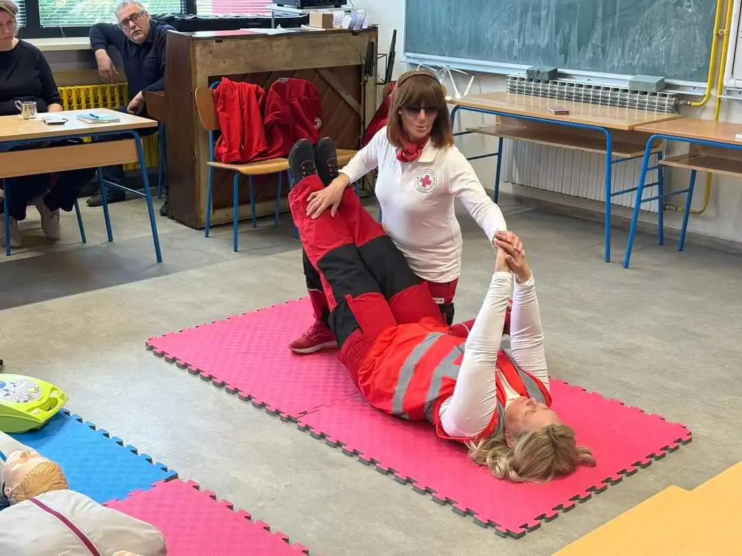 volonteri crvenog križa, oš donja dubrava (1) volonteri crvenog križa, oš donja dubrava