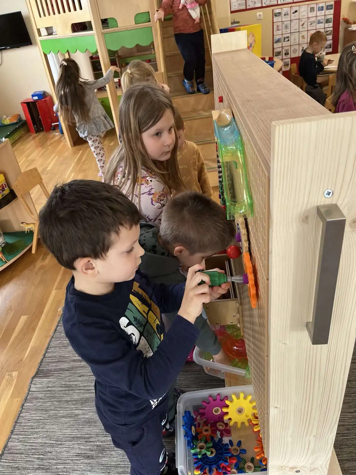 vrtić pčelica, stem zid (6) vrtić pčelica, stem zid (6)