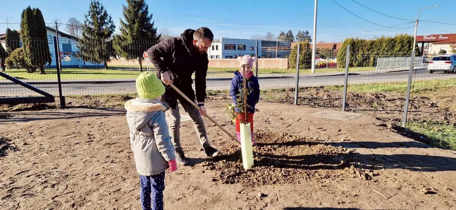 vrtić srčeko vratišinec, sadnja stabala (8)