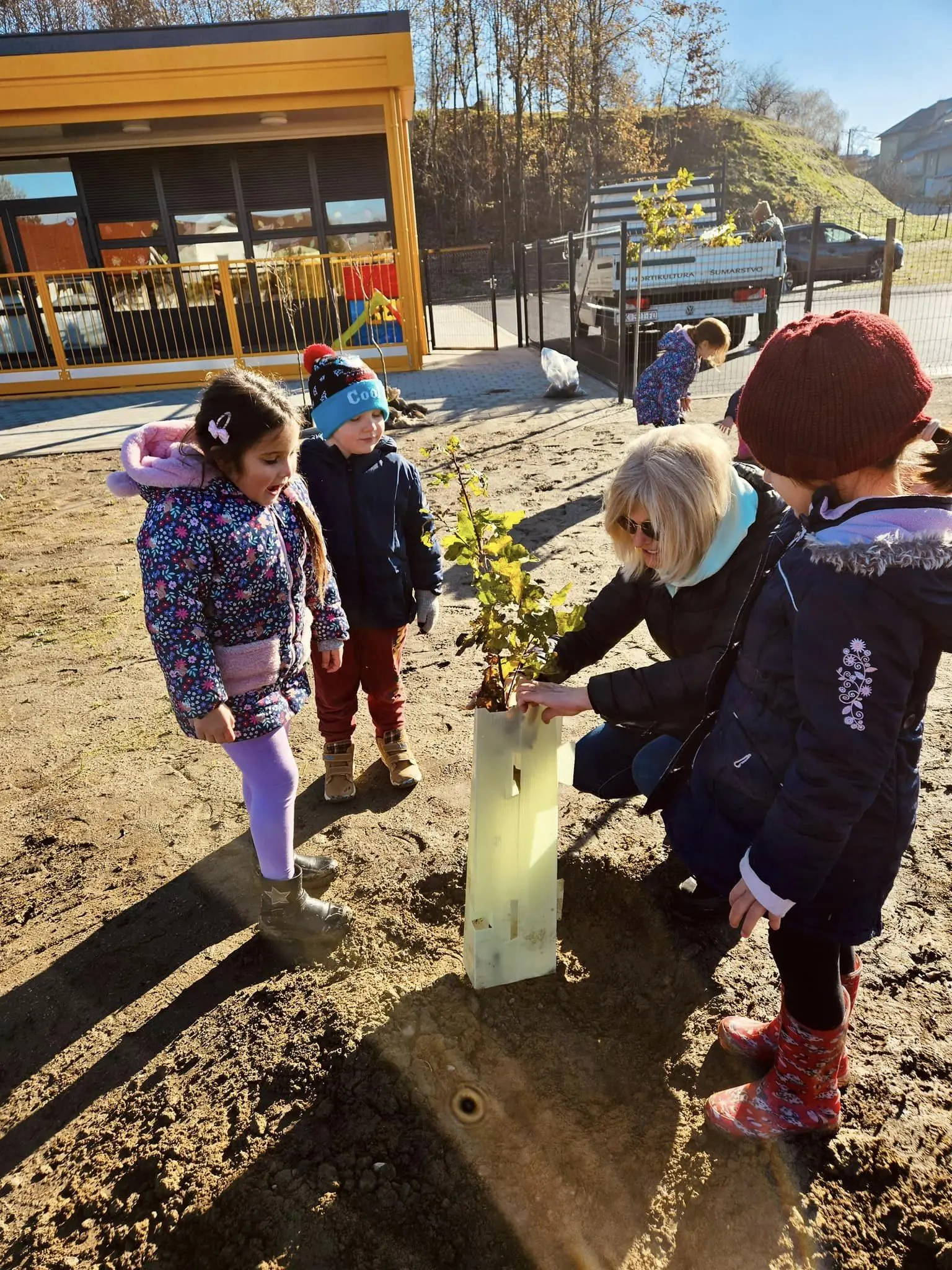 vrtić srčeko vratišinec, sadnja stabala (9)
