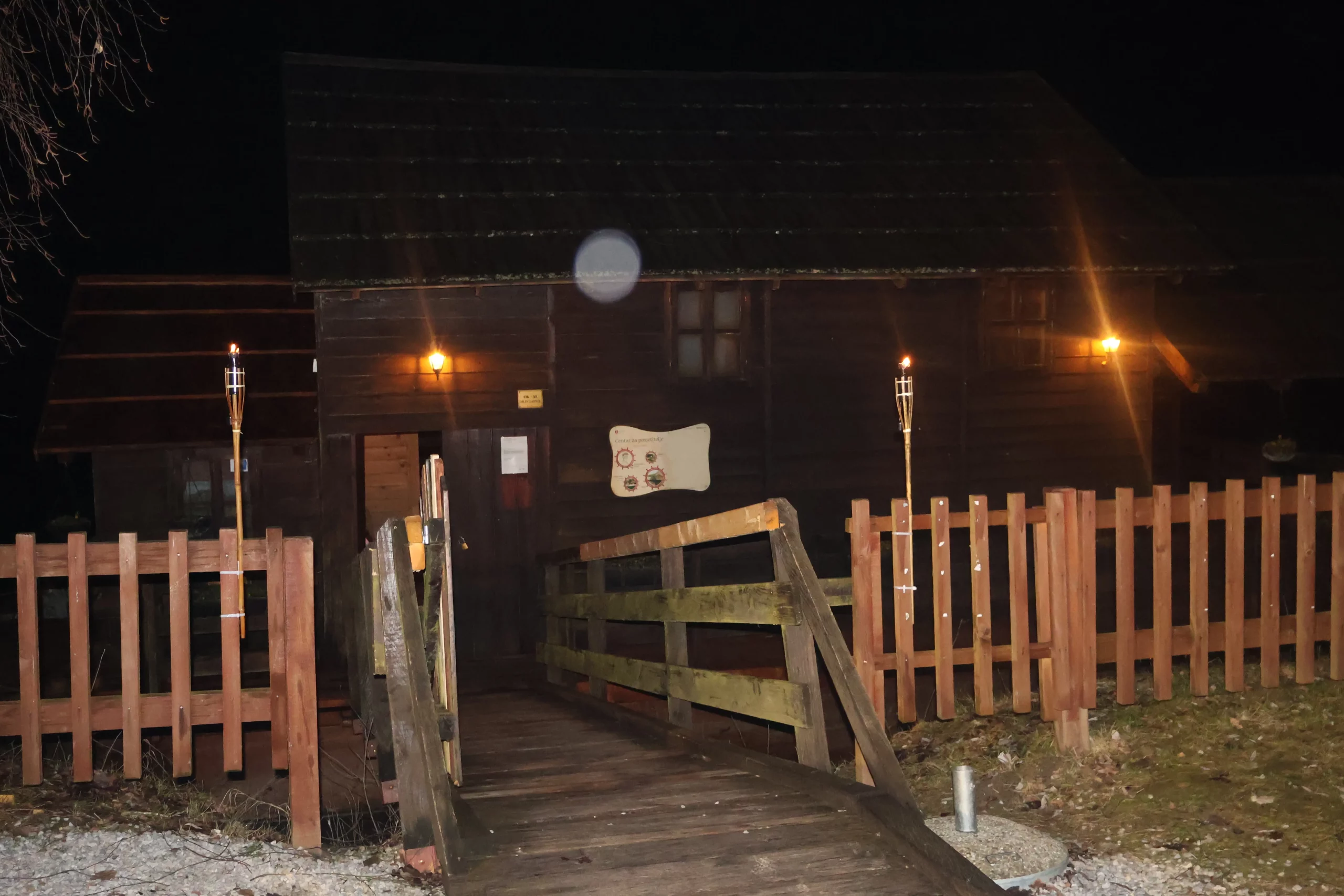 žabnik USAMLJENI MLIN (20) žabnik USAMLJENI MLIN (20)