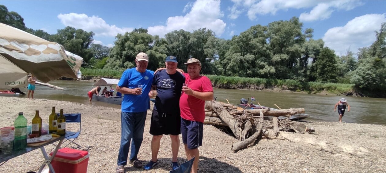 zajednički spust moto-nautičara po Muri 2