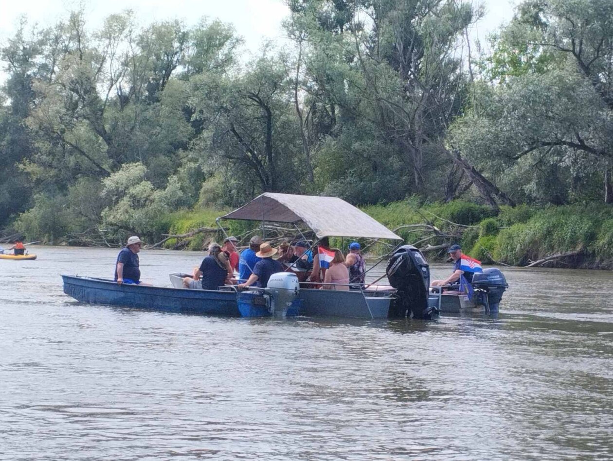zajednički spust moto-nautičara po Muri 4
