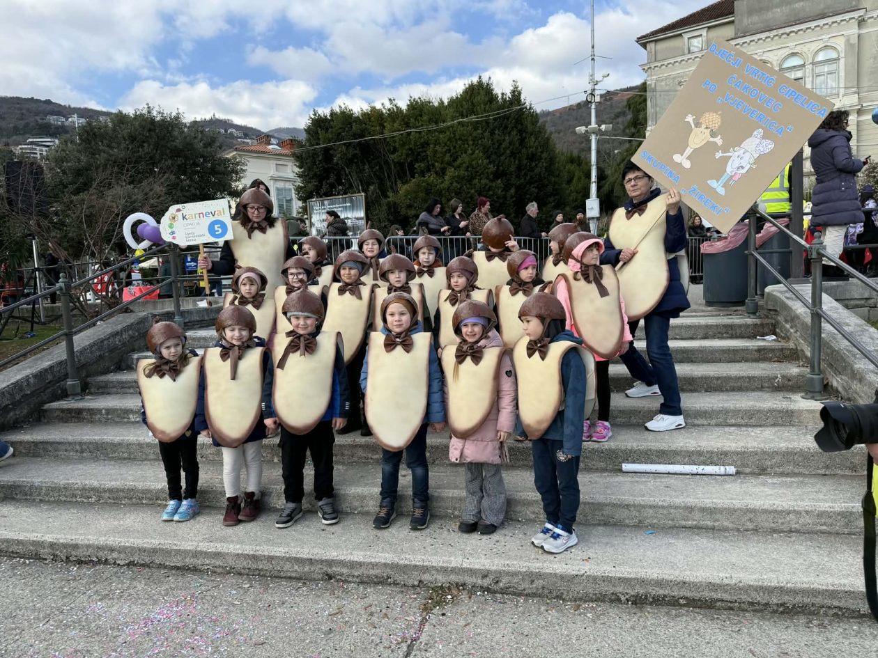 žireki dv cipelica karneval (1)