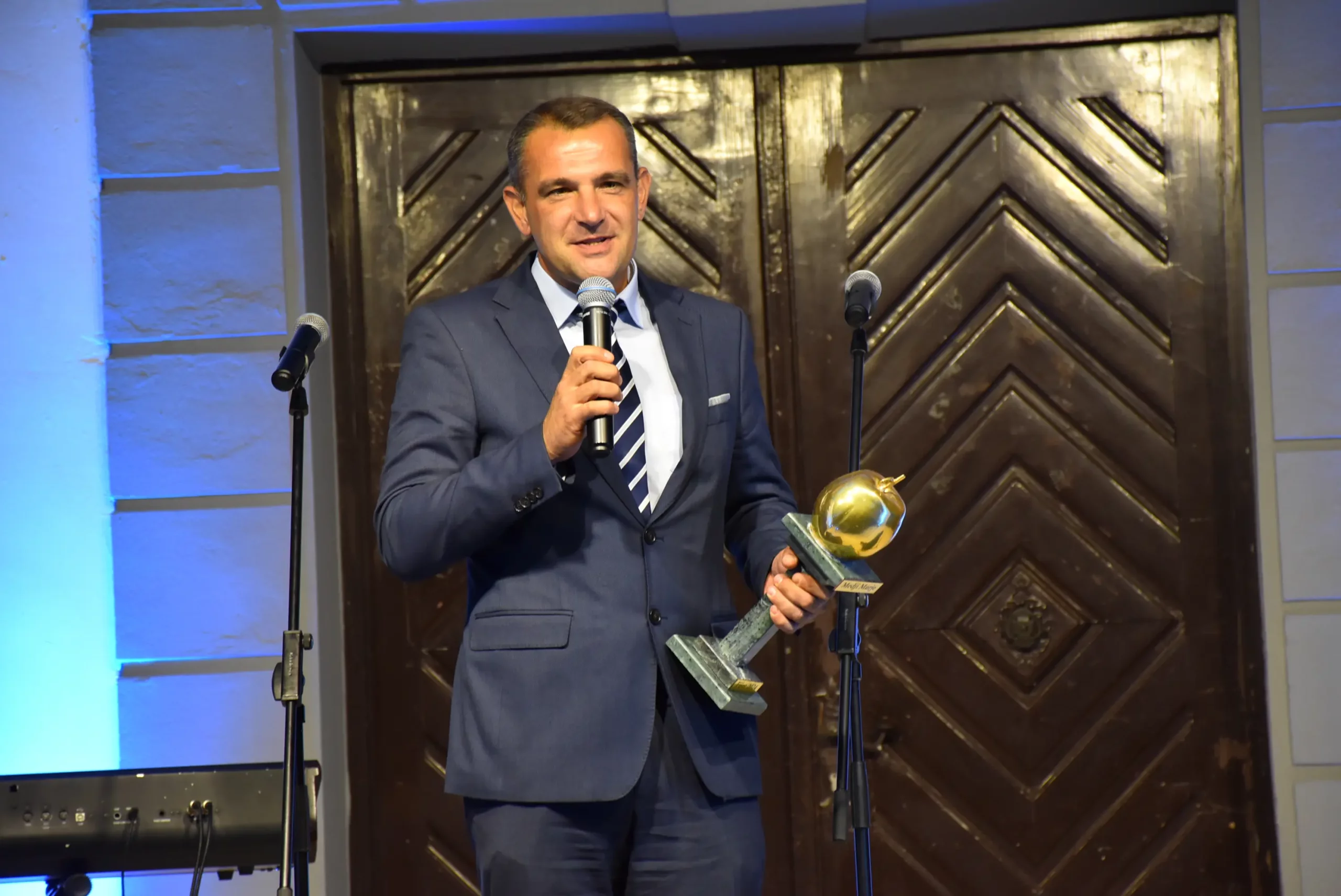 zlatna jabuka (35) zlatna jabuka (35)