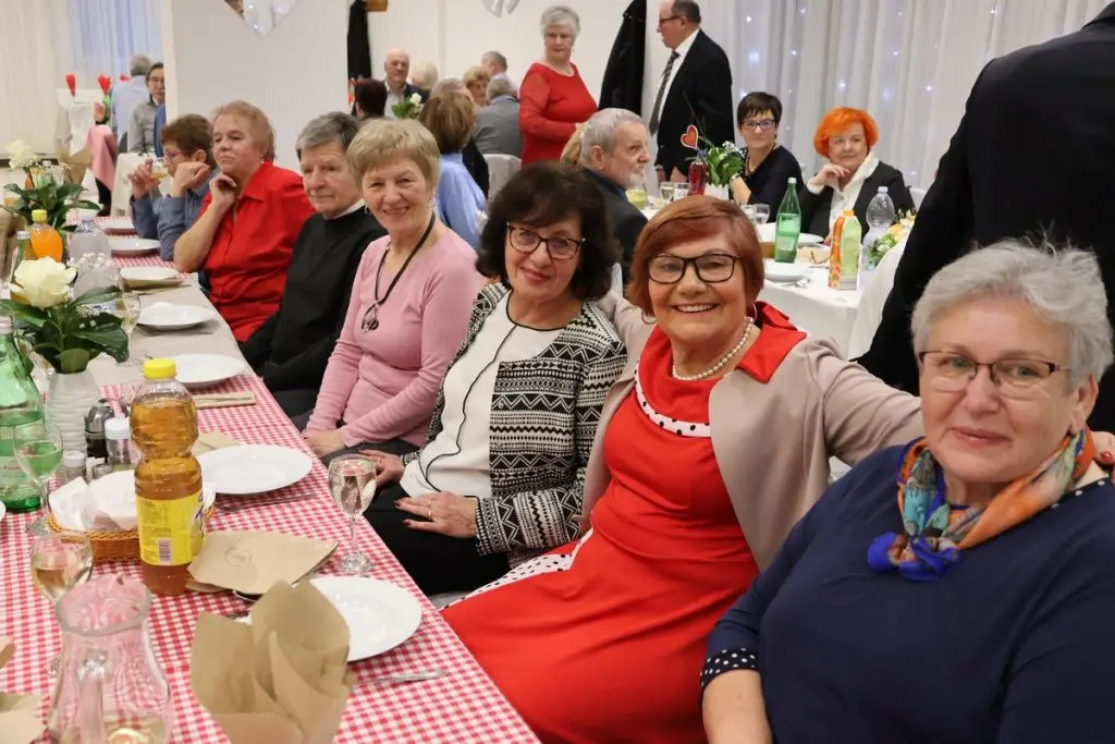 zlatni i dijamantni pirovi, MŽ,2025 (10) zlatni i dijamantni pirovi, MŽ,2025 (10)