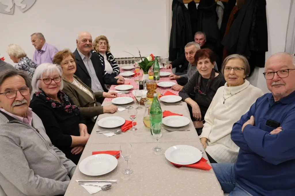 zlatni i dijamantni pirovi, MŽ,2025 (11) zlatni i dijamantni pirovi, MŽ,2025 (11)