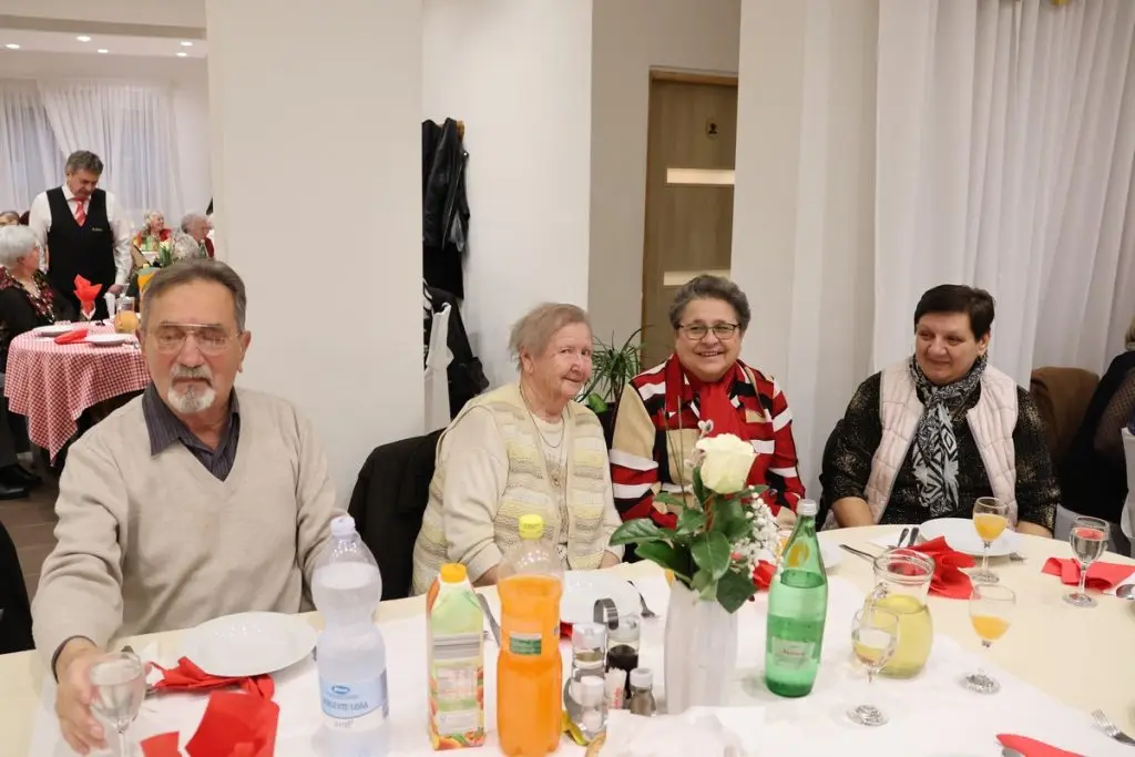 zlatni i dijamantni pirovi, MŽ,2025 (18) zlatni i dijamantni pirovi, MŽ,2025 (18)