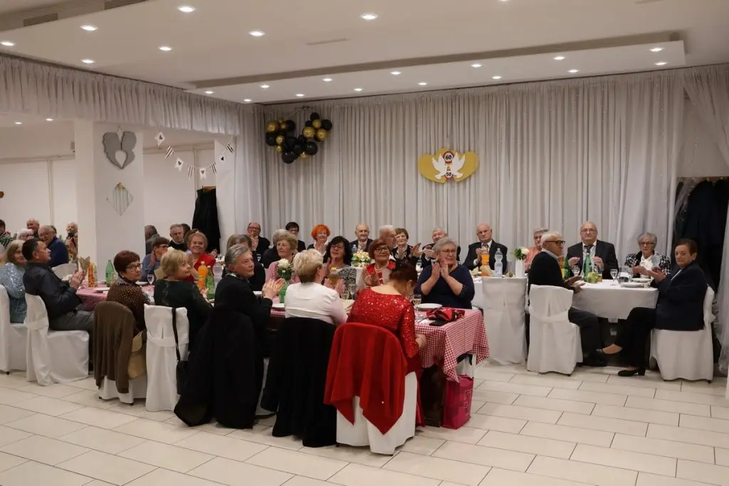 zlatni i dijamantni pirovi, MŽ,2025 (23) zlatni i dijamantni pirovi, MŽ,2025 (23)