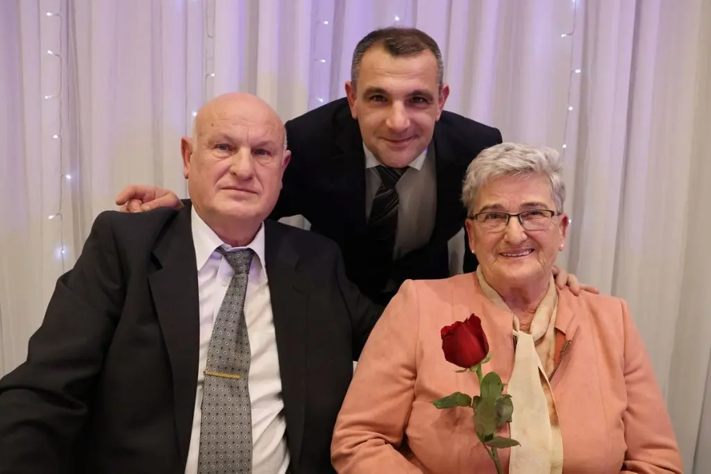 zlatni i dijamantni pirovi, MŽ,2025 (26) zlatni i dijamantni pirovi, MŽ,2025 (26)