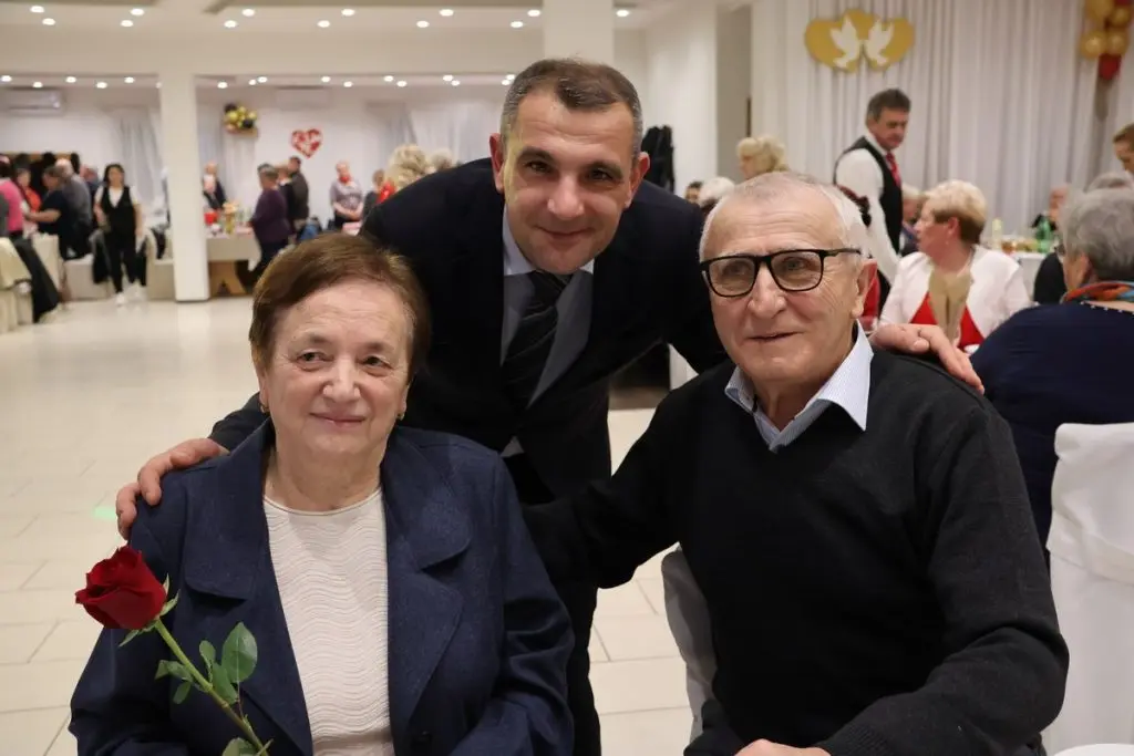 zlatni i dijamantni pirovi, MŽ,2025 (29) zlatni i dijamantni pirovi, MŽ,2025 (29)