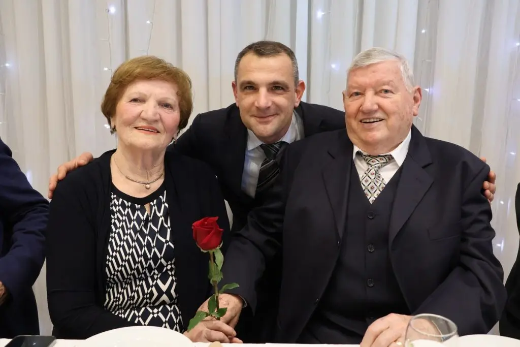 zlatni i dijamantni pirovi, MŽ,2025 (30) zlatni i dijamantni pirovi, MŽ,2025 (30)