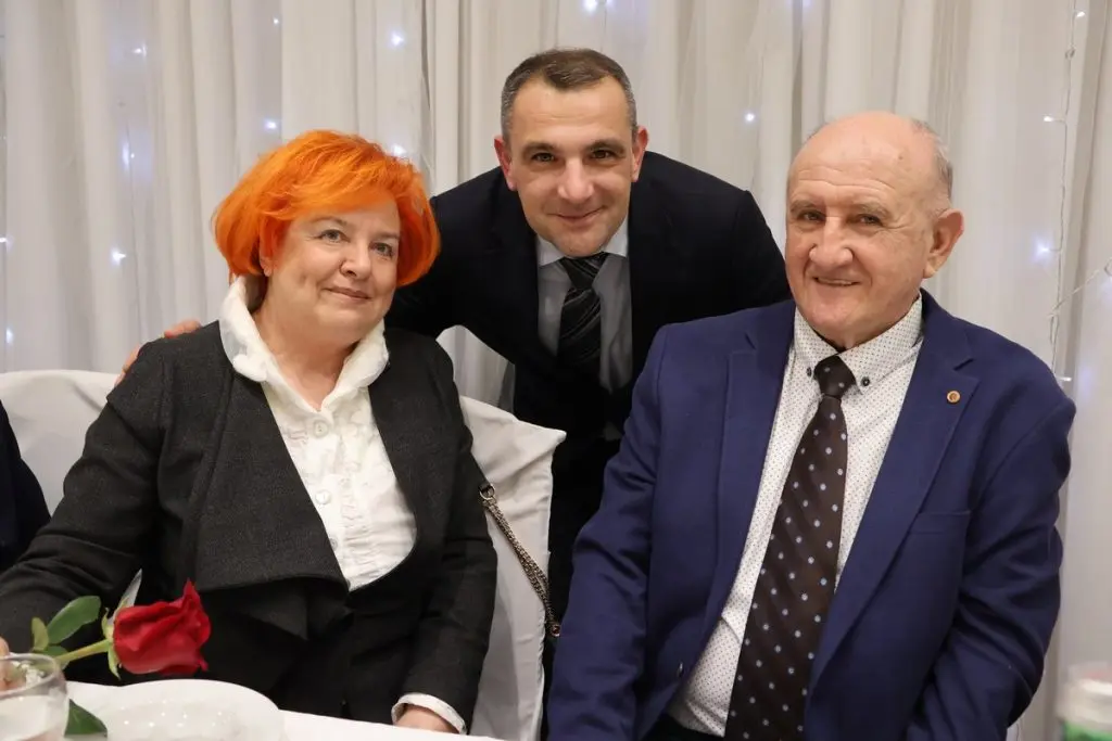 zlatni i dijamantni pirovi, MŽ,2025 (31) zlatni i dijamantni pirovi, MŽ,2025 (31)