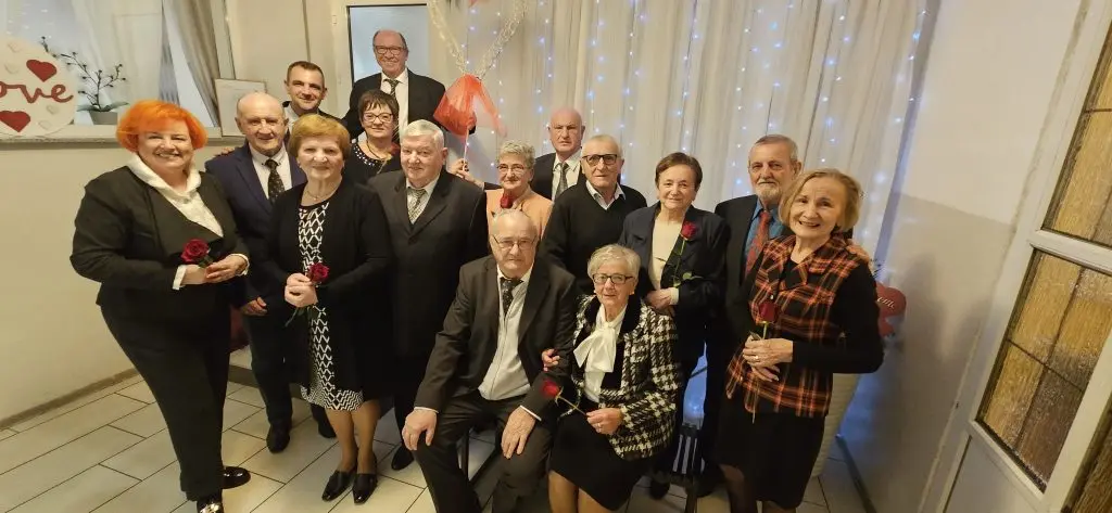 zlatni i dijamantni pirovi, MŽ,2025 (38) zlatni i dijamantni pirovi, MŽ,2025 (38)