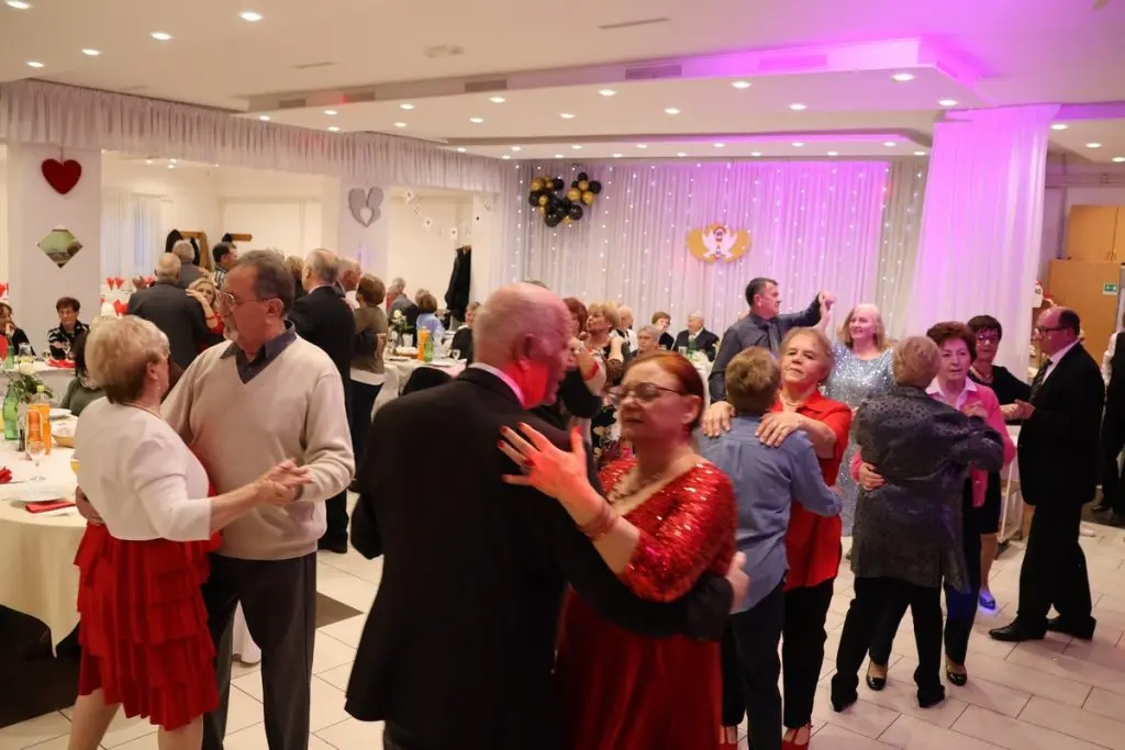 zlatni i dijamantni pirovi, MŽ,2025 (4) zlatni i dijamantni pirovi, MŽ,2025 (4)