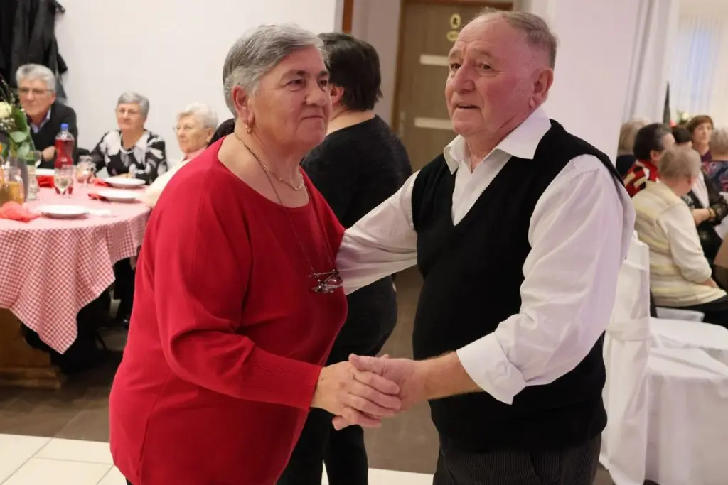 zlatni i dijamantni pirovi, MŽ,2025 (6) zlatni i dijamantni pirovi, MŽ,2025 (6)