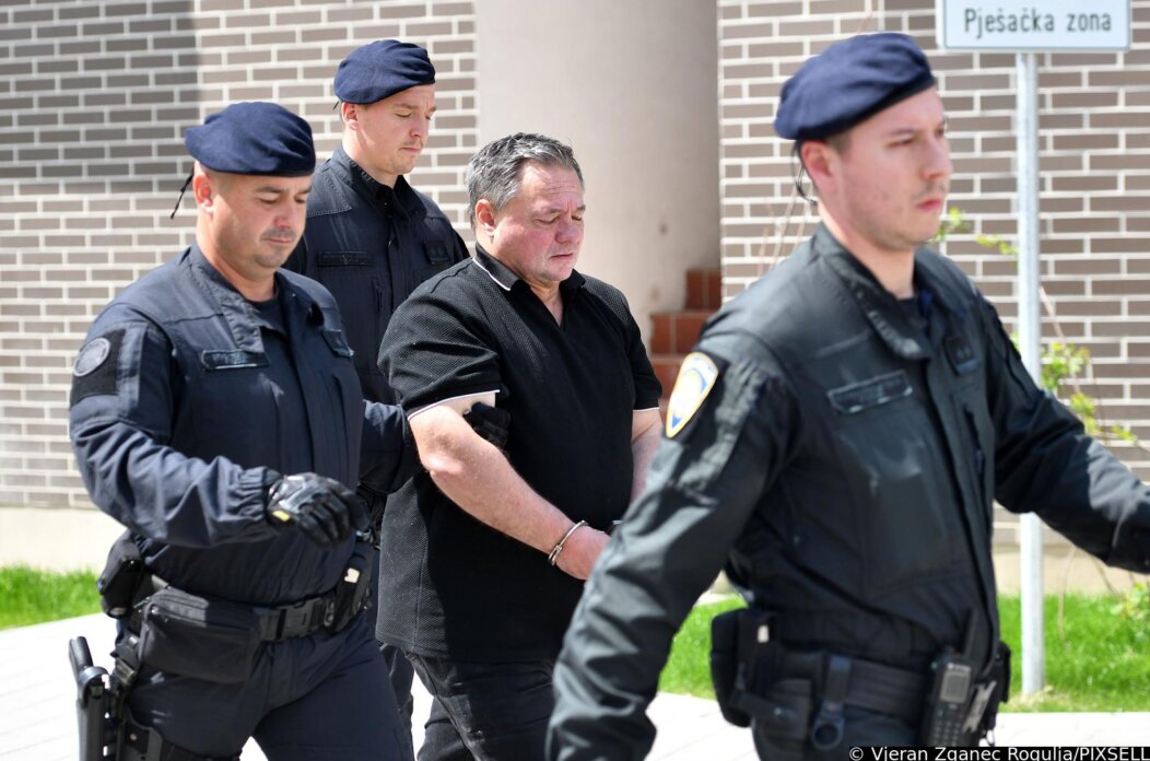 Čakovec: Privođenje svećenika koji je uhićen zbog sumnje da je spolno zlostavljao dječake Čakovec: Privođenje svećenika koji je uhićen zbog sumnje da je spolno zlostavljao dječake