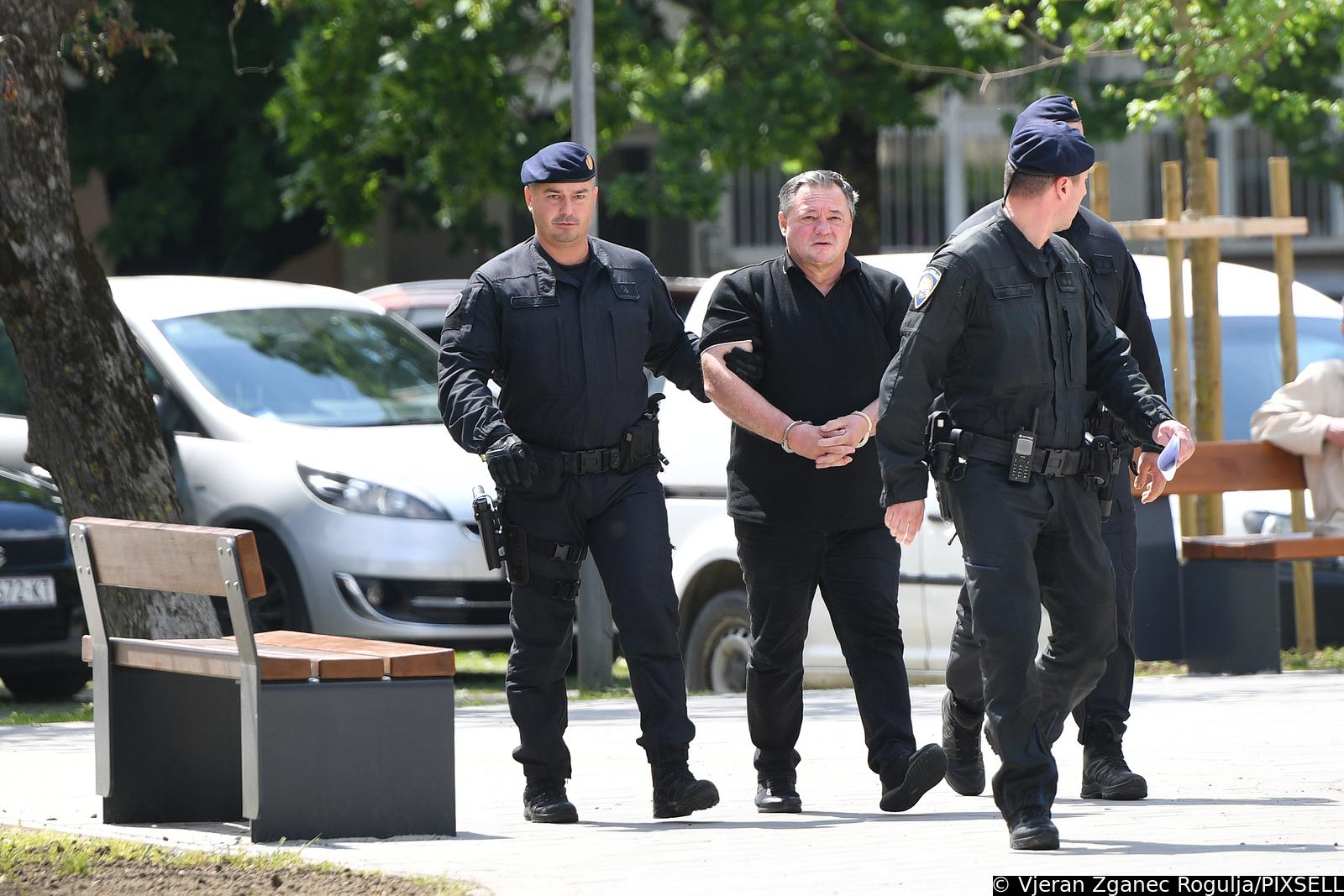 Čakovec: Privođenje svećenika koji je uhićen zbog sumnje da je spolno zlostavljao dječake Čakovec: Privođenje svećenika koji je uhićen zbog sumnje da je spolno zlostavljao dječake, Hrašćina